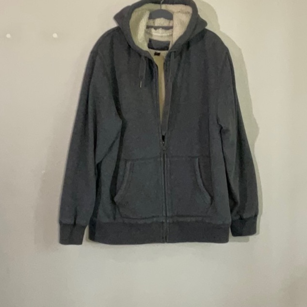 Vintage extra thick Grey Sherpa Old Navy Hoodie Sz. Large
25.25.07EB